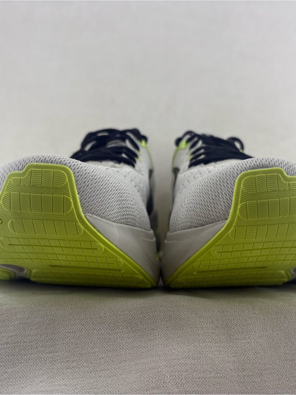 Brooks Ghost Max in light grey men’s size 15 NEW - Picture 3 of 8